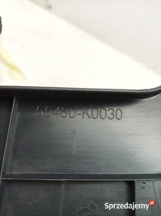 OSŁONA LEWA POD KIEROWNICĘ DESKĘ Toyota Yaris IV