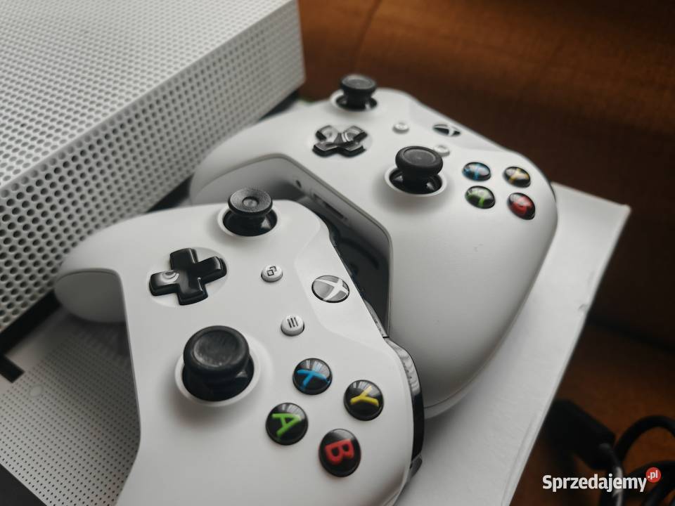 Konsola Xbox One S 1TB Bluray 2 Pady Komplet BOX Konsole i automaty sprzedam