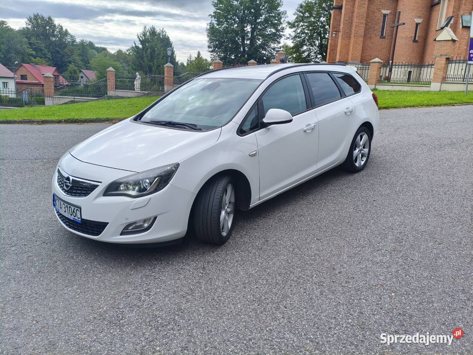 Opel Astra J Sports Tourer 14 Turbo 140 2011r benzyna+LPG