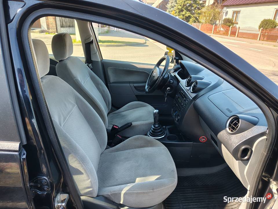 Ford Fiesta Ghia 14 benzyna Rok produkcji 2002 sprzedam