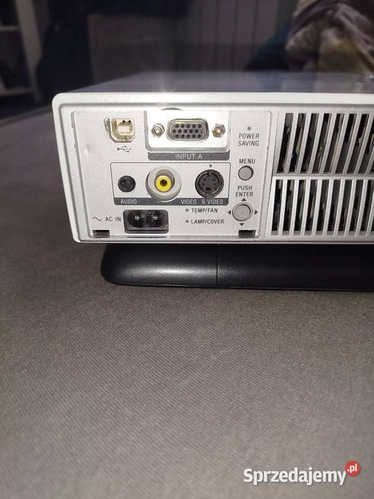 Projektor LCD Sony VPLCS5 800X600 px1800 ANSI Radom