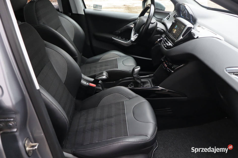 Peugeot 2008 12 PureTech światła do jazdy dziennej Zabrze