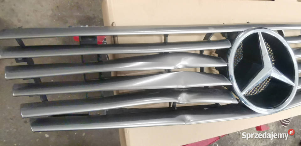 Mercedes R129 Grill Atrapa uszkodzony Atrapy