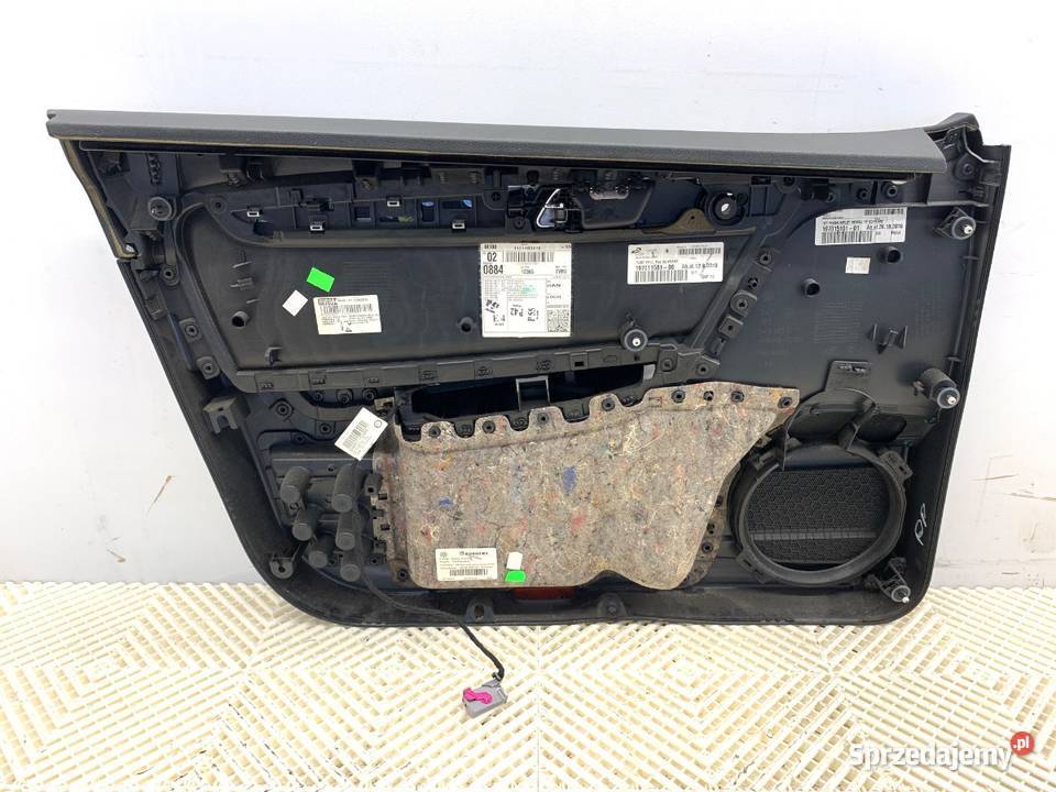 BOCZEK DRZWI PRAWY PRZÓD VW PASSAT B7 Kombi 1015