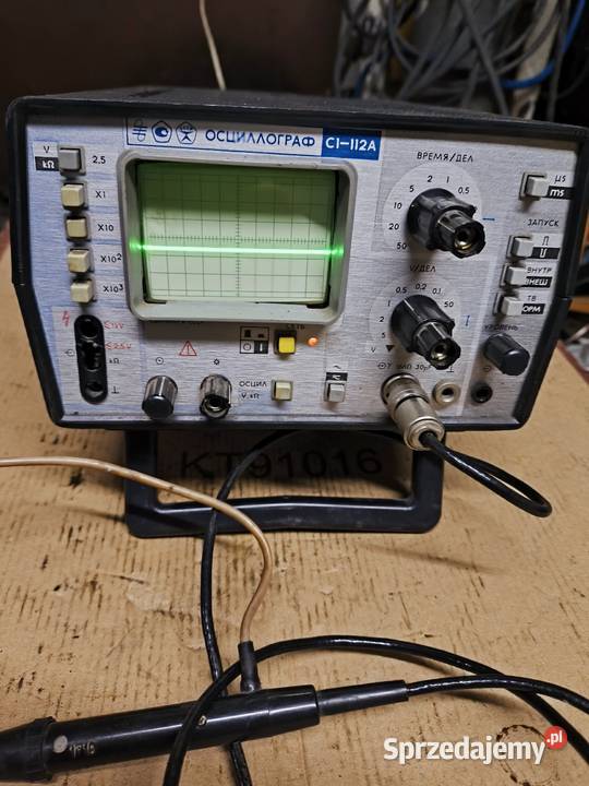 Kompaktowy radziecki oscyloskop C1 112A Lutoryż
