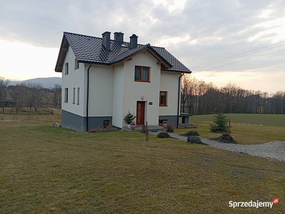 Dom 180m2 z 2017 roku W spokojnej do zamieszkania