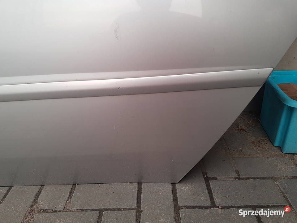 OPEL VECTRA C KOMBI 2005 DRZWI LEWE TYL ZAWIAS