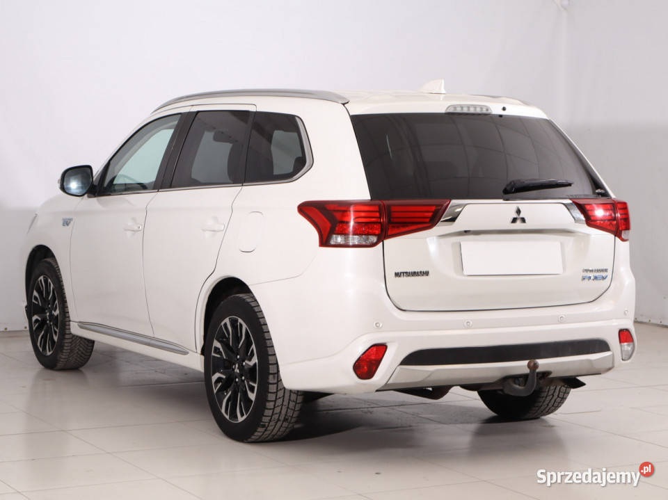 Mitsubishi Outlander 20 PHEV