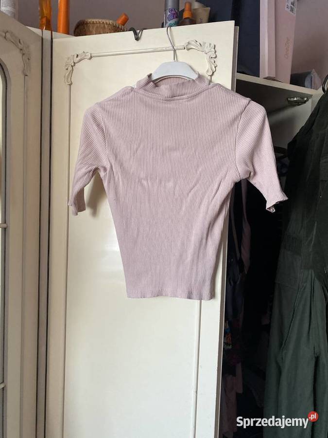 Bluzka top Stradivarius z chokerem prążkowana w sprzedam