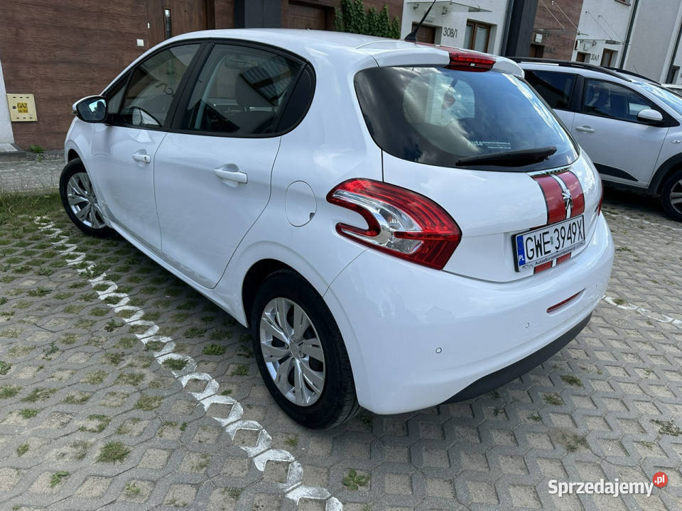 Peugeot 208 Benzyna tempomat nawigacja isofix benzyna Wejherowo