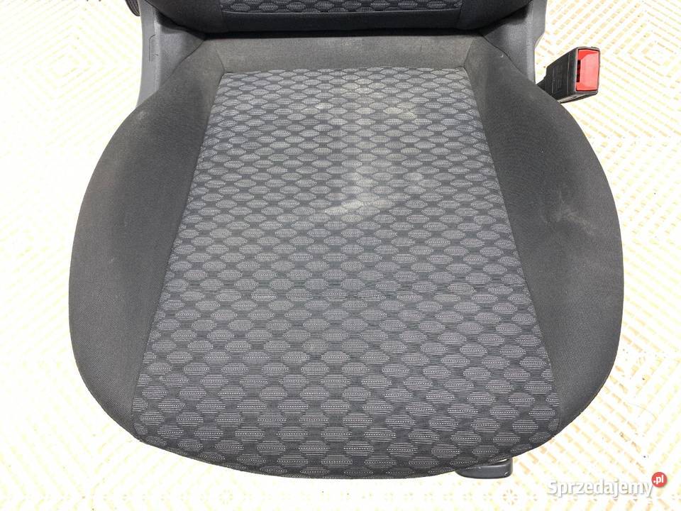 FOTEL PRAWY PRZÓD OPEL ASTRA K Hatchback