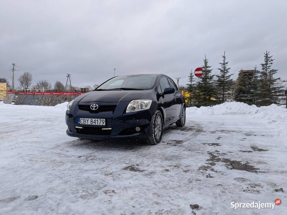 Sprzedam Toyota Auris 13 benzyna 101 z 2009 roku Auris Piła sprzedam