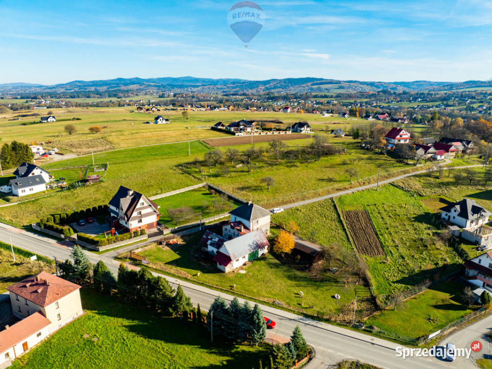 Działka budowlana z domem i budynkami Spytkowice