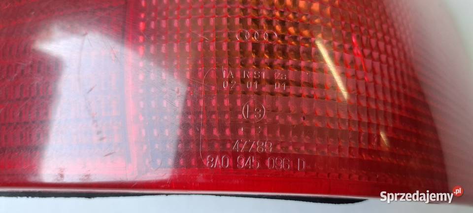 Lampa tylna prawa 8A0945096D Audi 80 B4 Sedan Luzino