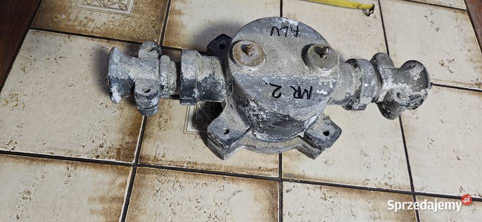 2z PRL dużaLata 70 teAluminiowaOdgałęźnik Puszki elektryczne Barlinek sprzedam