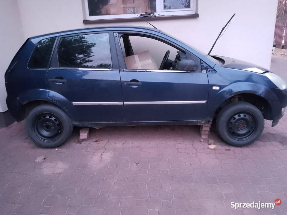 Ford Fiesta z 2005 r silnik 14 benzyna Auto Mińsk Mazowiecki sprzedam