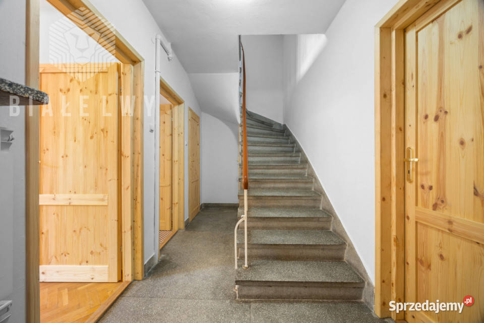 Ogłoszenie dom szeregowy Warszawa Irysowa 162m2 Liczba pokoi 7