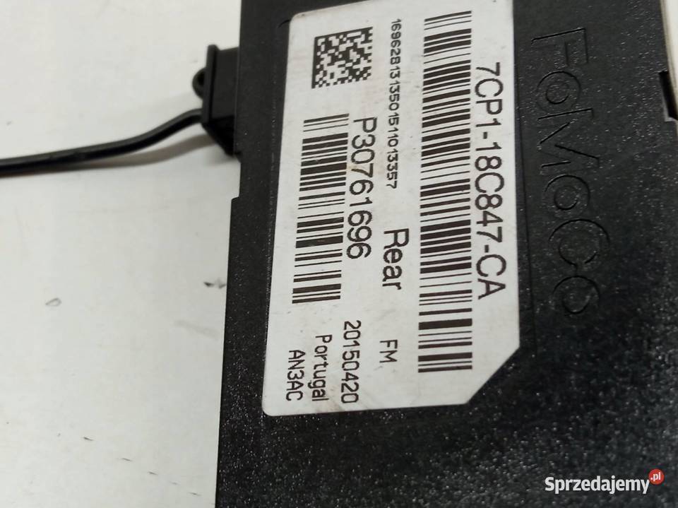 WZMACNIACZ ANTENY KOMPLET 7CP118C847EA sprzedam
