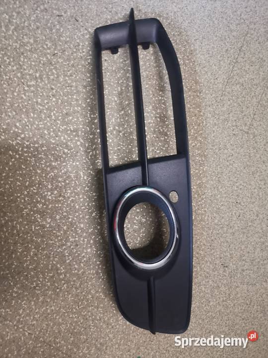 Kratka zaślepka halogenu prawa zderzaka Audi a6 lubelskie