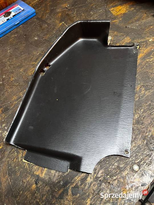 Wygłuszenie prawe deski rozdzielczej BMW E36 Piasek