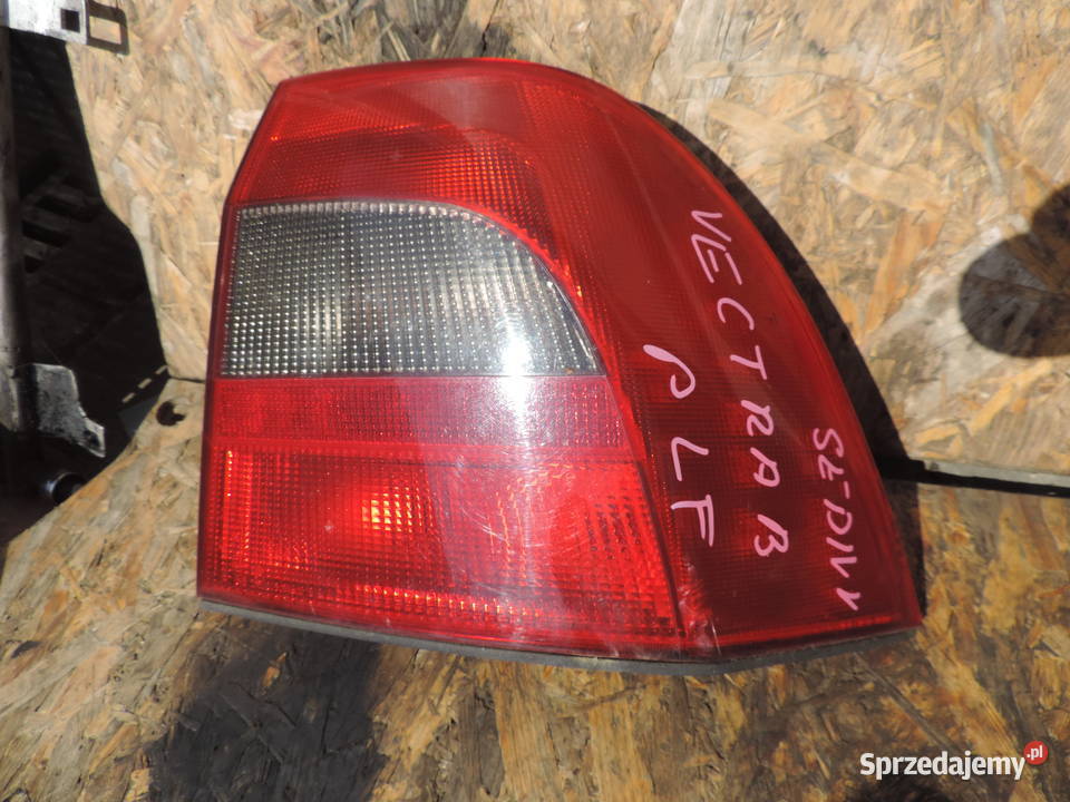 LAMPA TYŁ PRAWA OPEL VECTRA B FL SEDAN