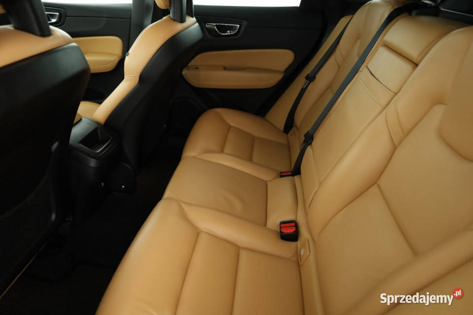 Volvo XC60 D4 AWD światła przeciwmgielne Piaseczno sprzedam