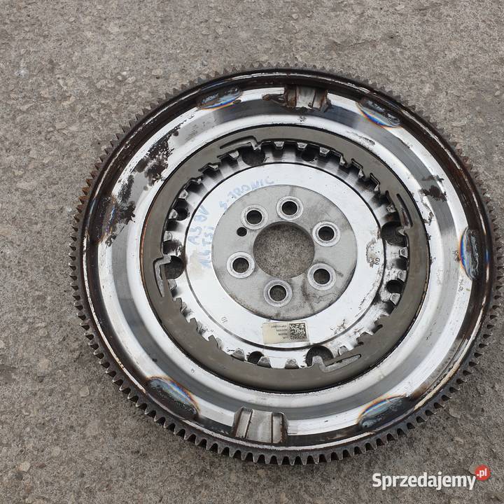 AUDI A3 8V DWUMASA KOLO DWUMASOWE 03F105266C osobowe Części samochodowe Łochowice