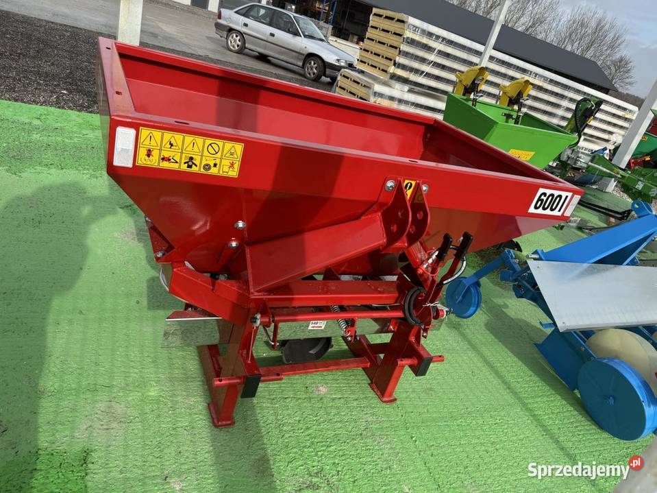 3Rozsiewacz do nawozów dwutarczowy TYTAN Pozostałe Karczew