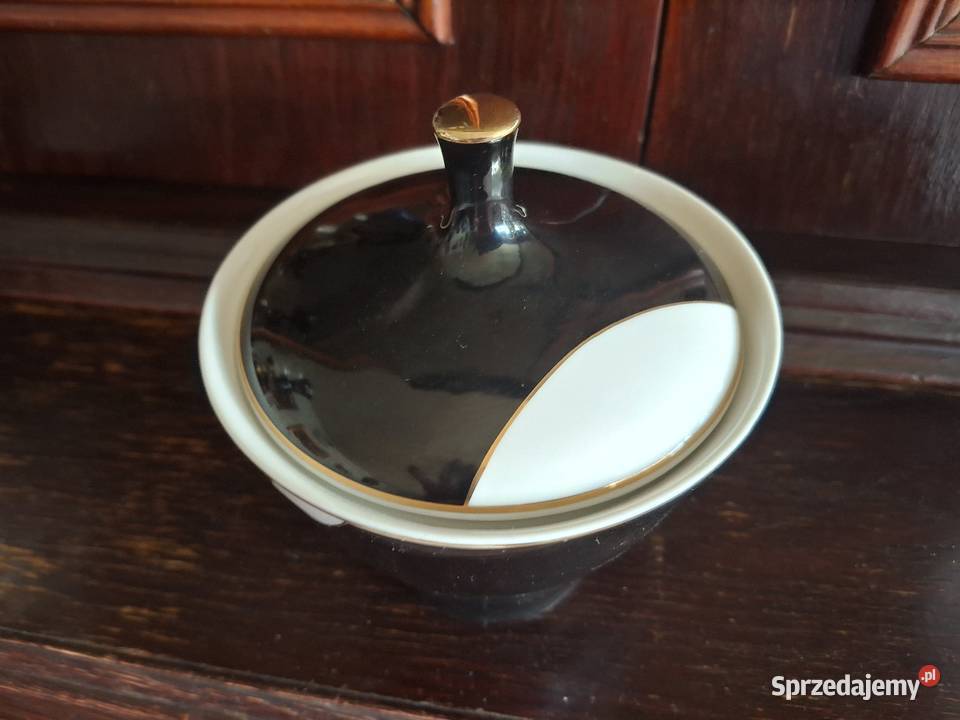 Cukiernica Staruszka Ćmielów z serwisu Korpus Warszawa