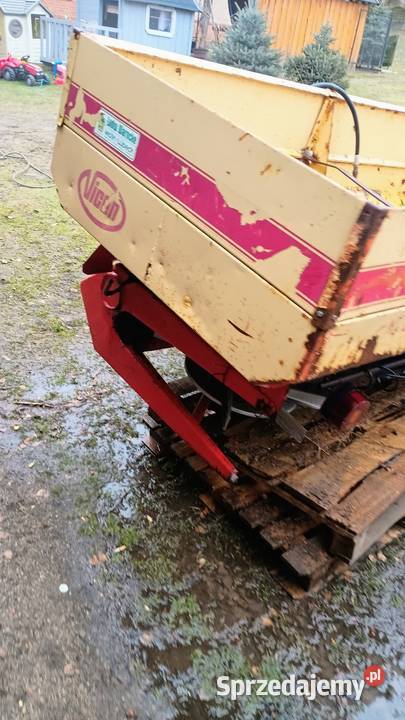 Sprzedam rozsiewacz nawozów vicon bs 1650 Chwalimie