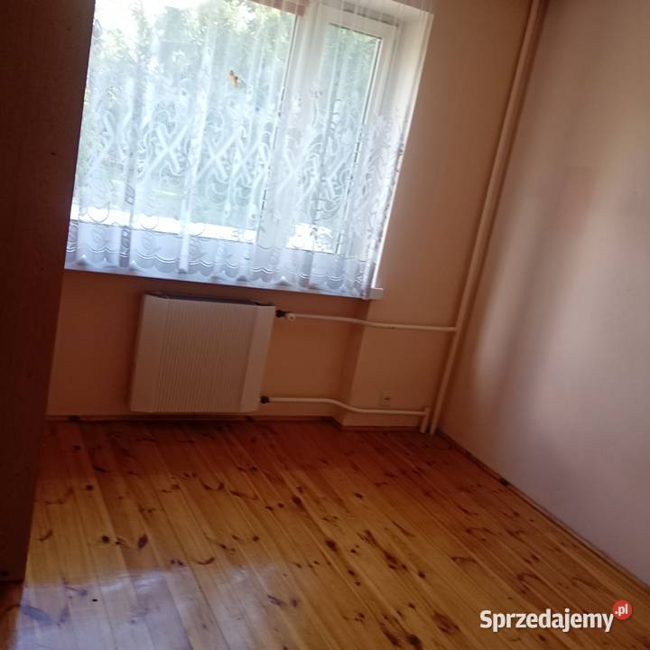 Dom piętrowy z dużą działką w spokojnej okolicy Łask