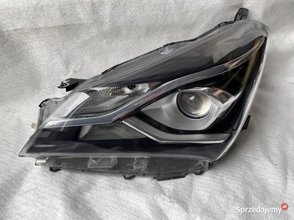 Lampa lewy przód Toyota Yaris III Lift 1719 Rok produkcji 2018 Jasienica