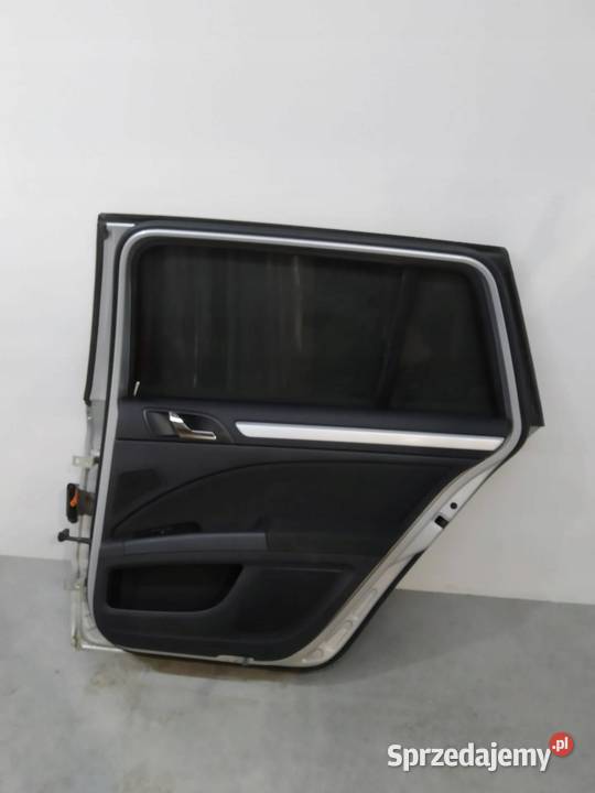 DRZWI PRAWE TYŁ KOMBI LA7W Skoda Superb II Rok produkcji 2012