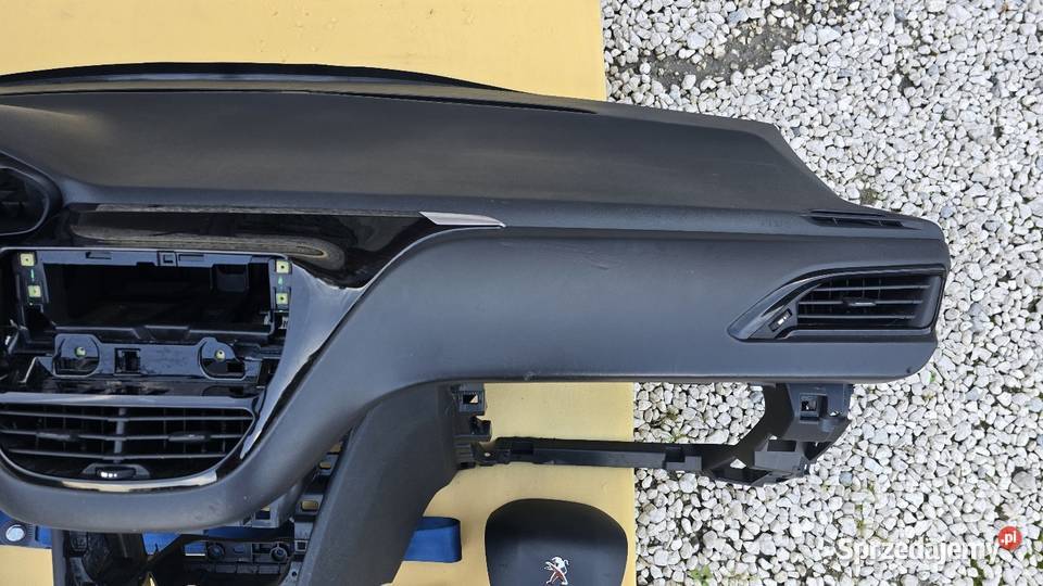 Peugeot 208 Deska Rozdzielcza Kokpit Konsola 2x osobowe Radgoszcz