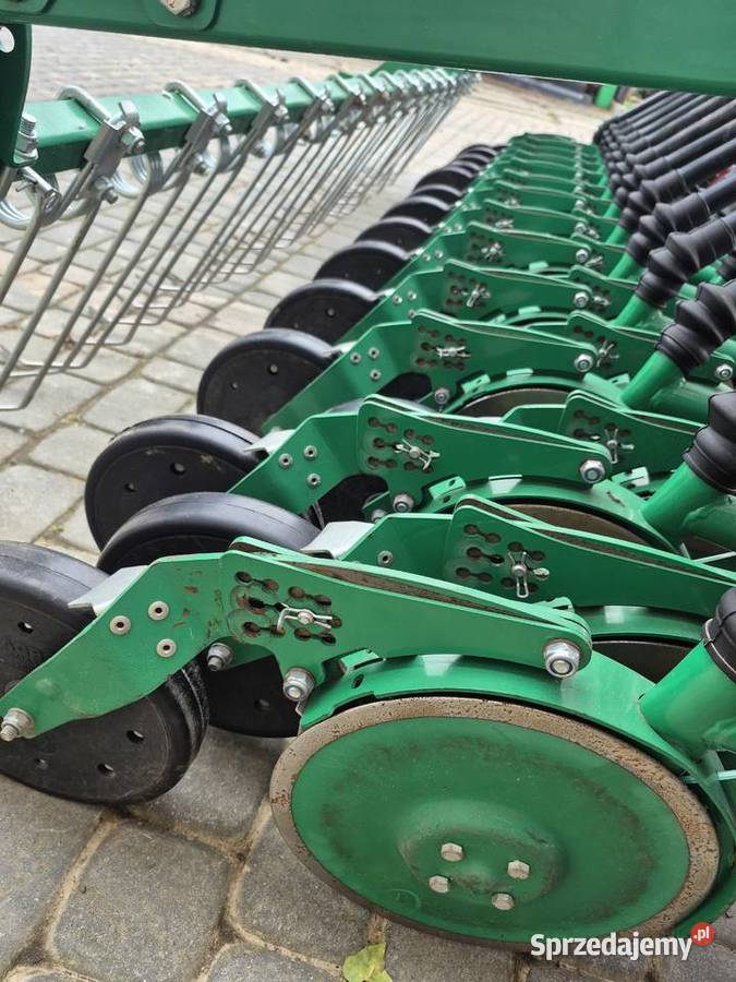 Siewnik AgroMasz SR300 dwutalerzowy z nadstawką Puławy sprzedam