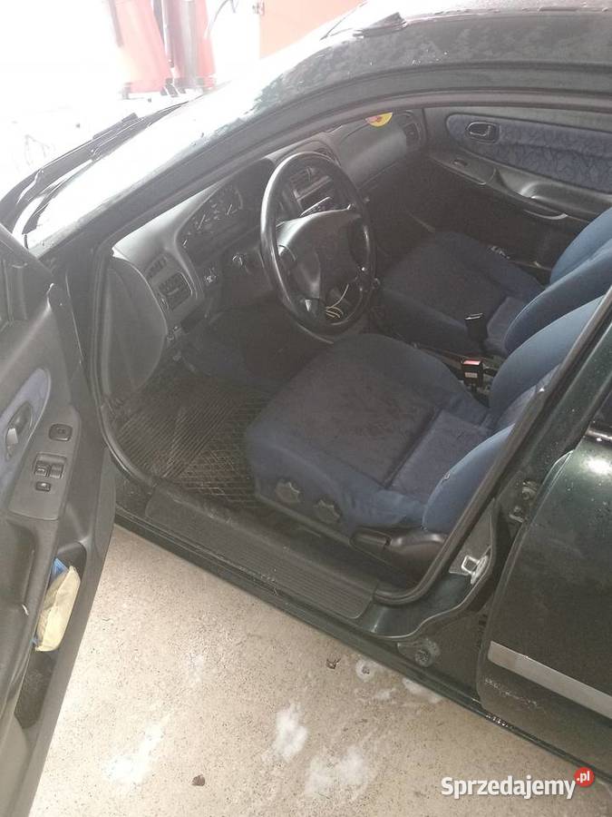 Ładna mazda 626 z gazem