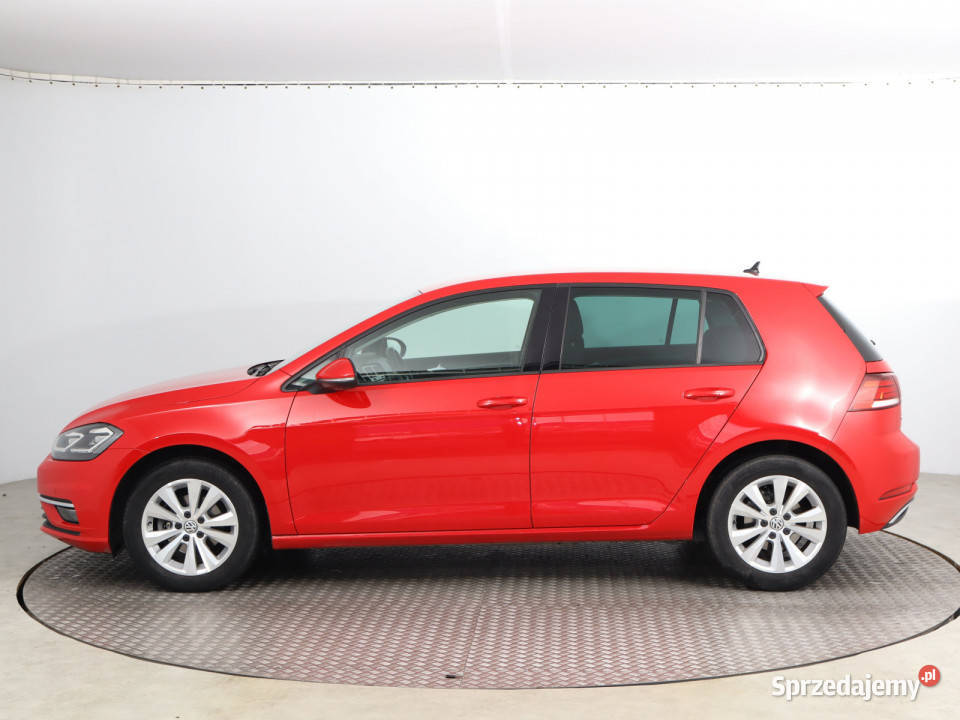 VW Golf 10 TSI