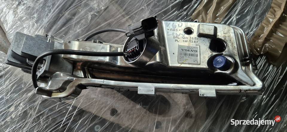 VOLVO V60 1 I S60 2 II LIFT 1318R LAMPA HALOGEN Światła do jazdy dziennej DRL Łódź