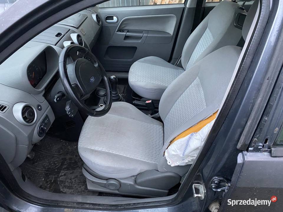 Ford Fusion uszkodzony części 180000km Marki