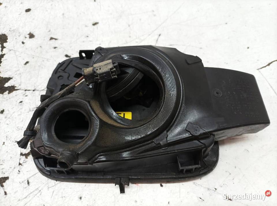 KLAPKA WLEWU PALIWA EVLC 9812916680 Citroen C3 Rok produkcji 2018 Klapki wlewu paliwa