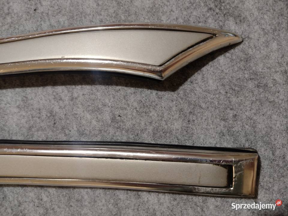 Mercedes W123 Listwy ozdobne srebrne L i P Łagiewniki sprzedam