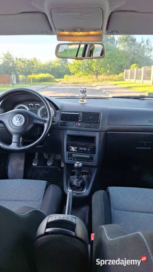 Volkswagen Golf 4 16 benzyna wersja klimatyzacja