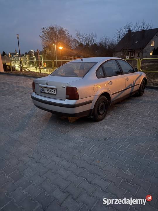 Passat 18 benzyna 270km Bieliny