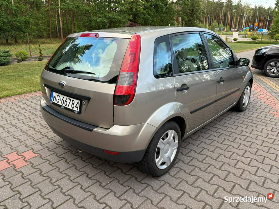 Ford Fiesta 14 benzyna 80 5 drzwi Klimatyzacja VAT marża Lipówki