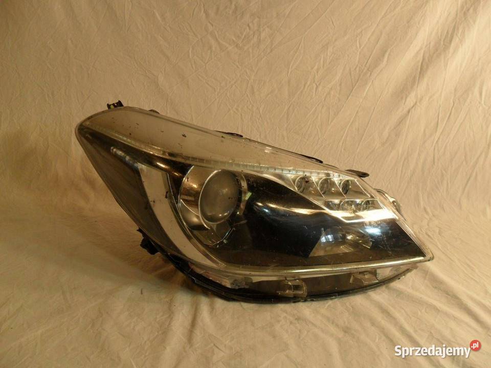 Reflektor Przód strona prawa Toyota Yaris Lampy przednie Nowy Tomyśl