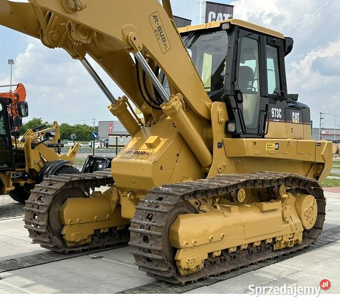 ŁADOWARKA GĄSIENICOWA MARKI CATERPILLAR 973C Tuliszków