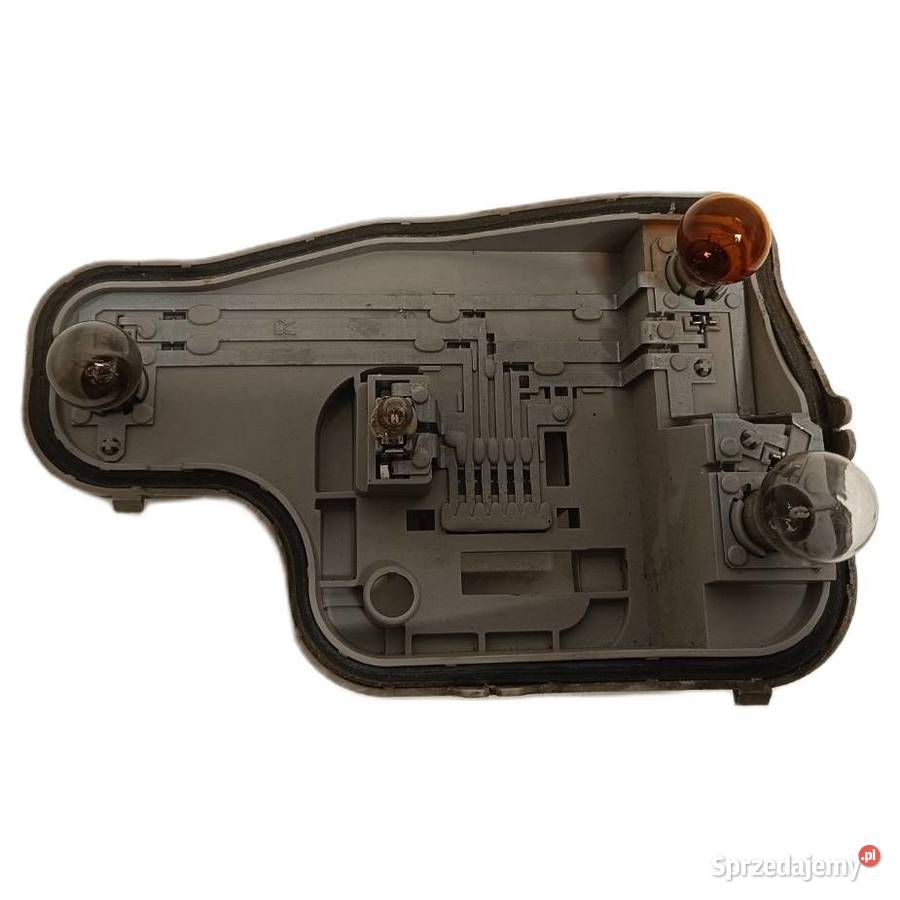 Wkład lampy tylnej prawa oprawa żarówek VW Polo osobowe
