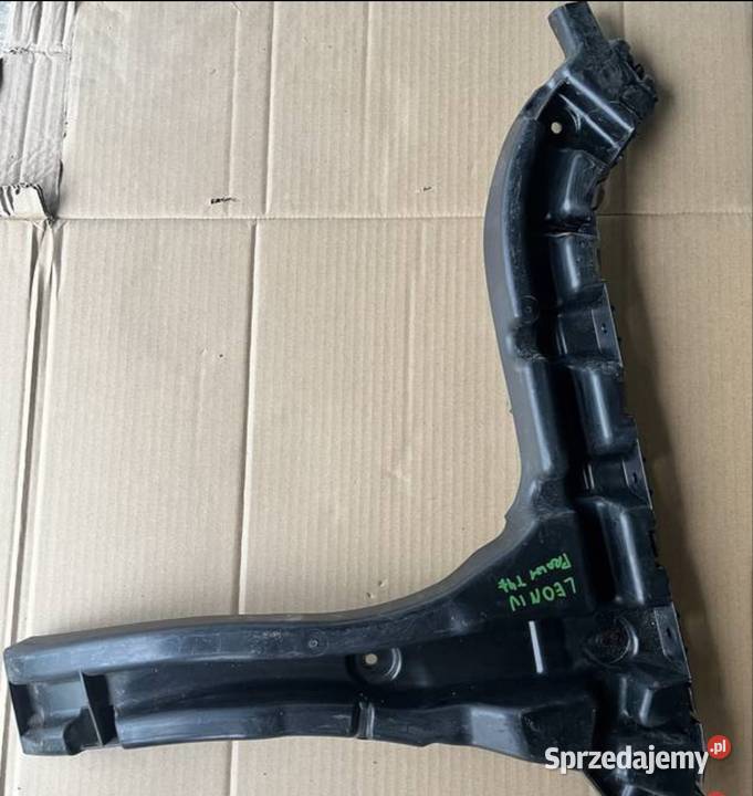 LEON CUPRA IV ŚLIZG MOCOWANIE ZDERZAKA PRAWY TYŁ Międzychód