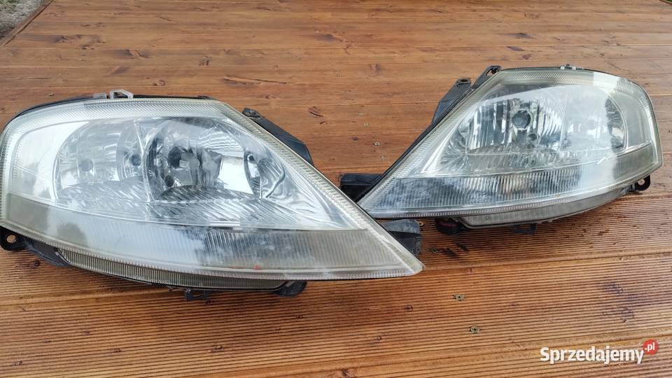 sprzedam reflektor lampę przednią prawą lewą Lampy przednie Stalowa Wola