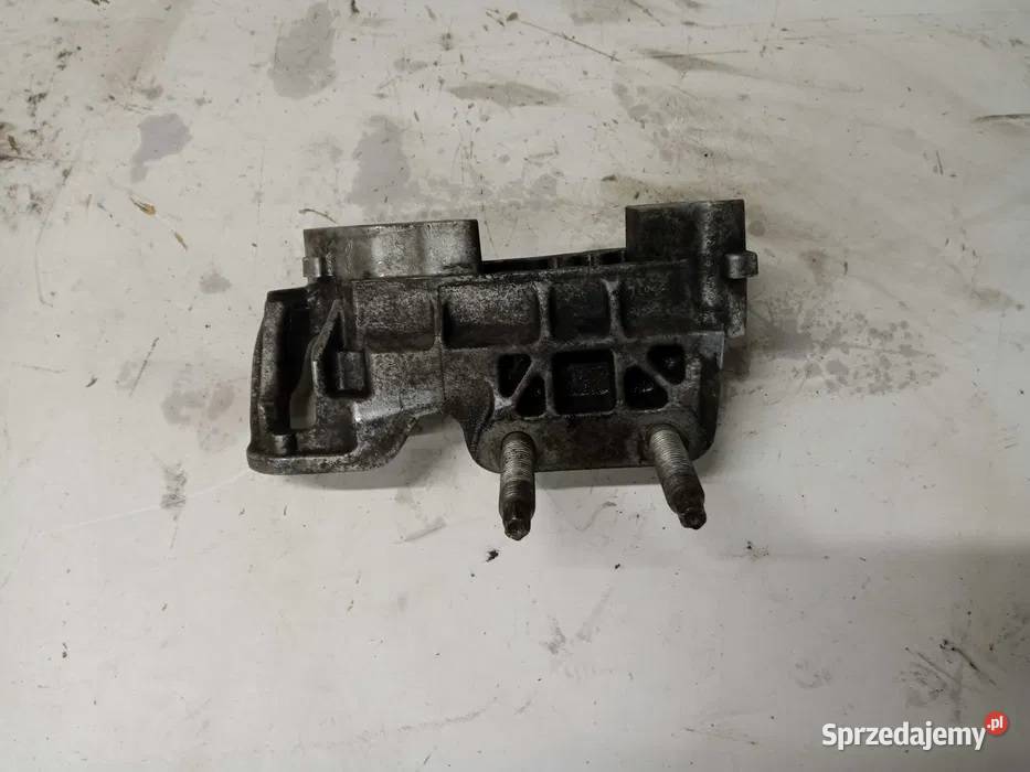 VOLVO V50 C30 S40 II 16d 109 D4164T Łapa silnika osobowe sprzedam